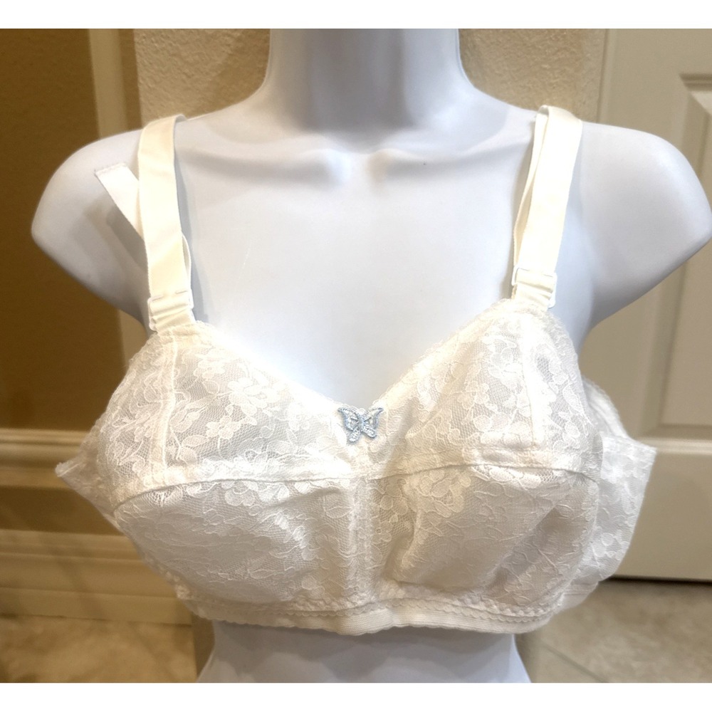 Vtg New 38D Colesce COUTURE Bullet BRA White Lace Pointed Cups Wireless USA